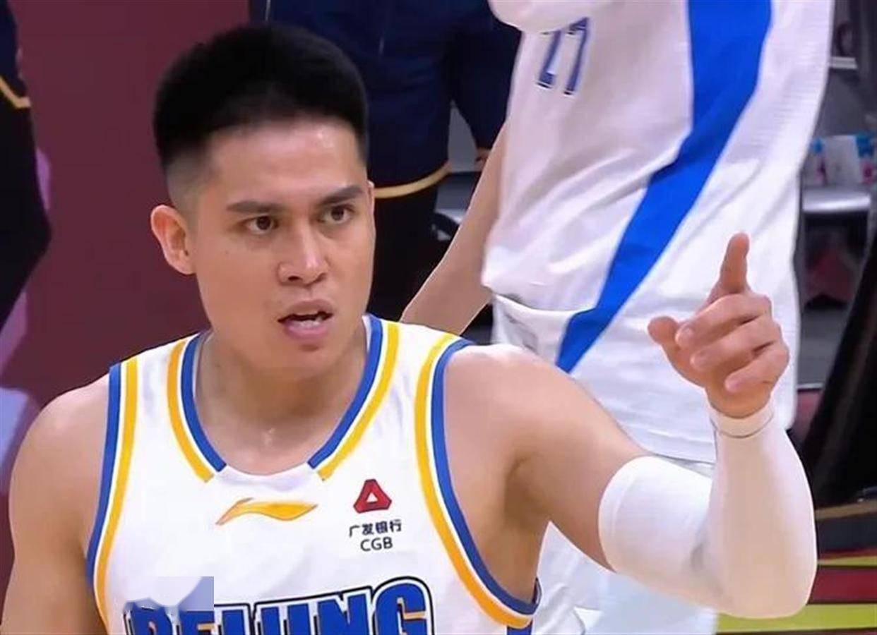 包含离谱！新疆广汇状态回暖备战CBA季后赛主帅态度——赛场秩序良好，转会期山东泰山调整名单以备葡超的词条